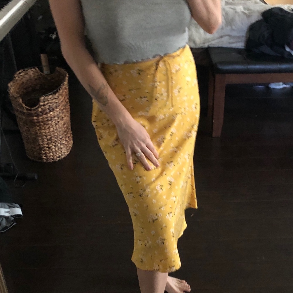 Like new Midi skirt cotton candy brand